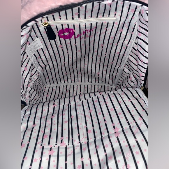 New Betsy Johnson fluffy fox backpack - Picture 6 of 6